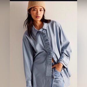 We The Free Shirt Womens Small Blue Ruffle Trim Light Blue Button-Up Shirt